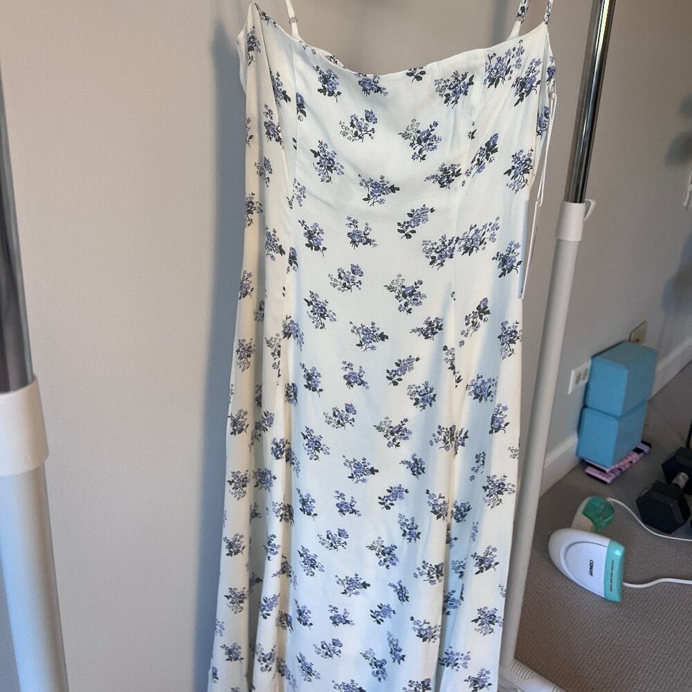 🤍 Reformation Style White & Blue Floral Midi Slip Dress – Size Small